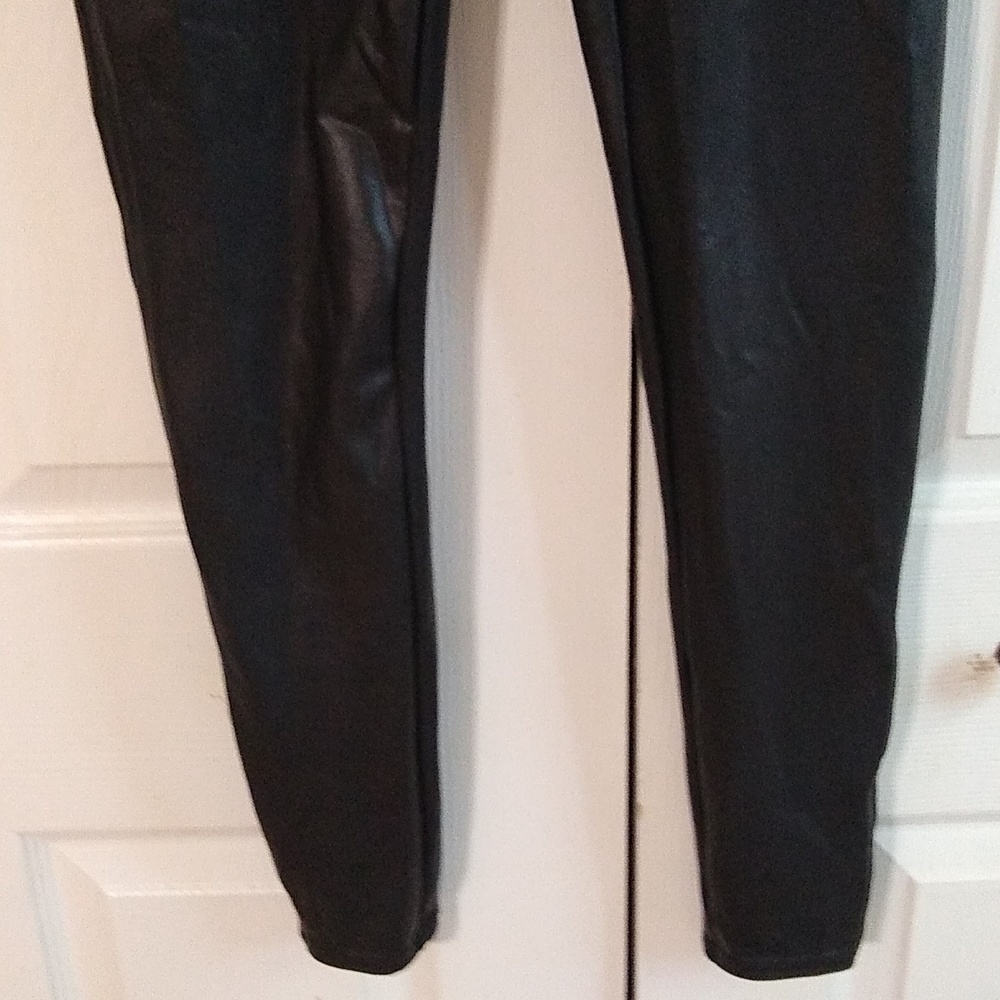 SPANX Faux leather leggings size Large - Picture 3 of 9